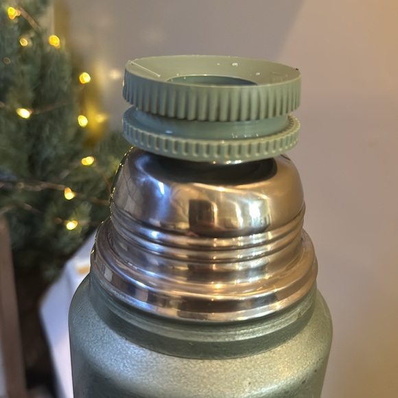 SOLD Vintage Stanley Aladdin thermos flask No A- 944DH Quart - Picture 9 of 13